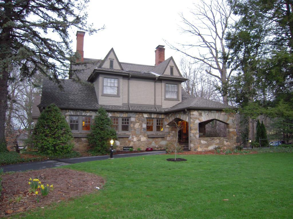 North Lodge On Oakland Bed And Breakfast Эшвилл Экстерьер фото