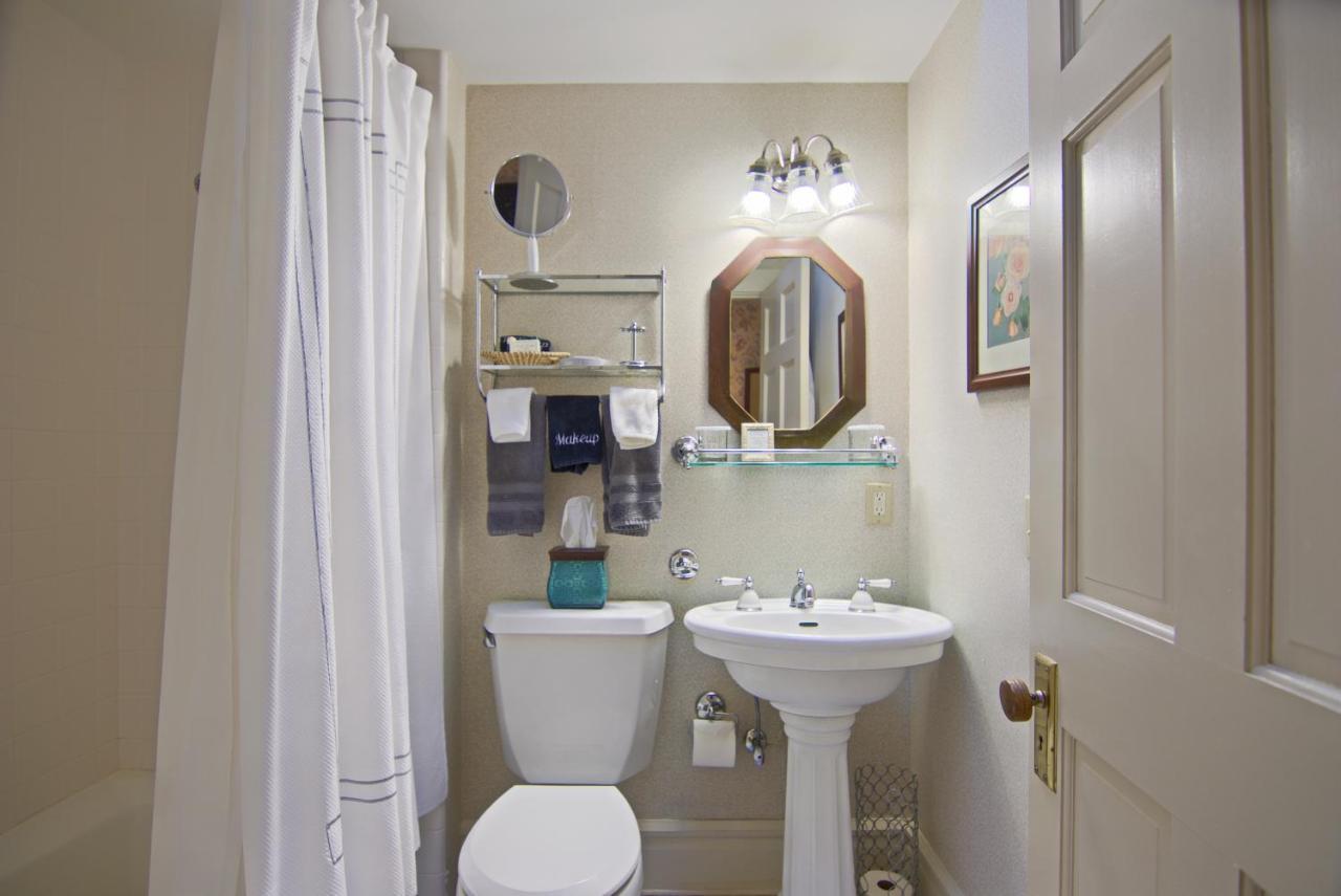 North Lodge On Oakland Bed And Breakfast Эшвилл Экстерьер фото